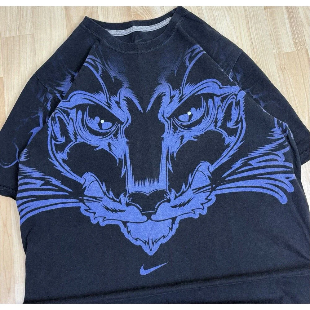Men’s Nike Kentucky Wildcats Big Graphic Center Swoosh T-Shirt / Medium / Black